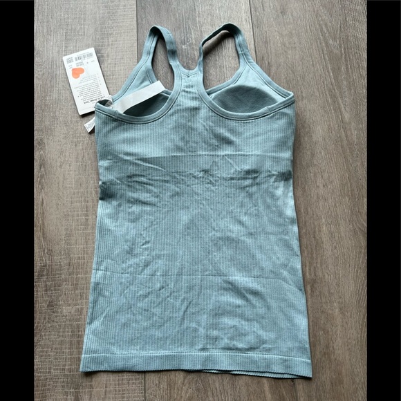 Lululemon Ebb To Street Tank II in Blue Cast Size 8 - Picture 5 of 6